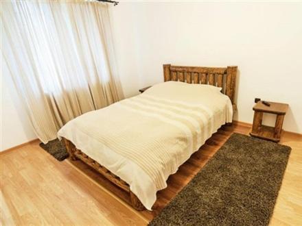 Cazarma Cavalerilor Bed & Breakfast Къмпулунг Екстериор снимка